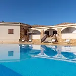 Chic Antonina One Bedroom Unit 6 Sleeps 4