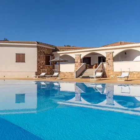Chic Antonina One Bedroom Unit 6 Sleeps 4