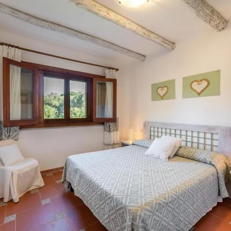 Chic Antonina One Bedroom Unit 6 Sleeps 4 Marinella (Sardinia)