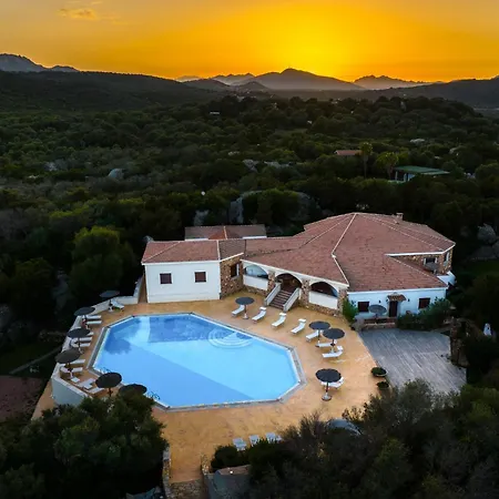 Chic Antonina One Bedroom Unit 6 Sleeps 4 *
